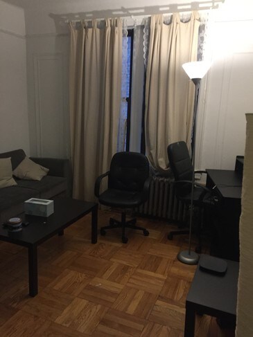 Building Photo - Lovely 1 Bedroom in Sunnyside, Queens