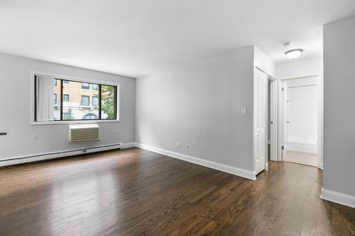 Building Photo - 6201 N Kenmore Ave