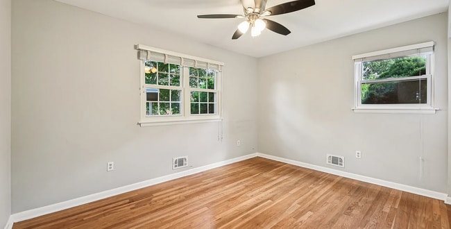 Building Photo - 542 Cypress Ln