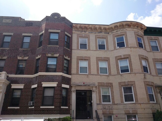 Building Photo - 23 Saint Lukes Rd