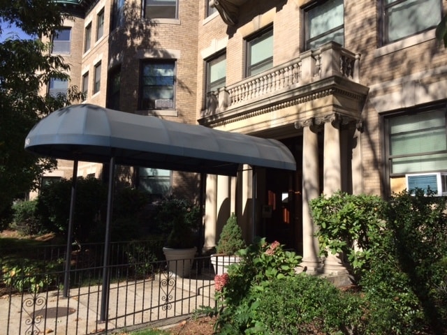 Building Photo - 1090 Beacon St