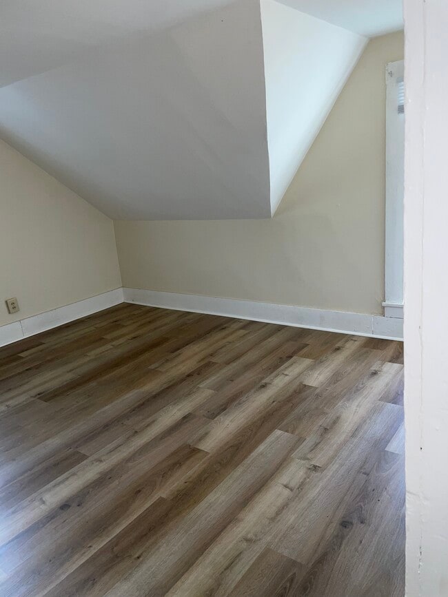 Building Photo - 2012 4th St