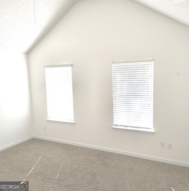 Building Photo - 1821 Roble Dr