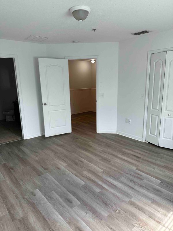 Foto del edificio - 2328 Chatham Pl Dr