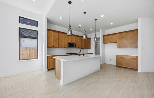 Building Photo - 10326 Water Harbor Dr