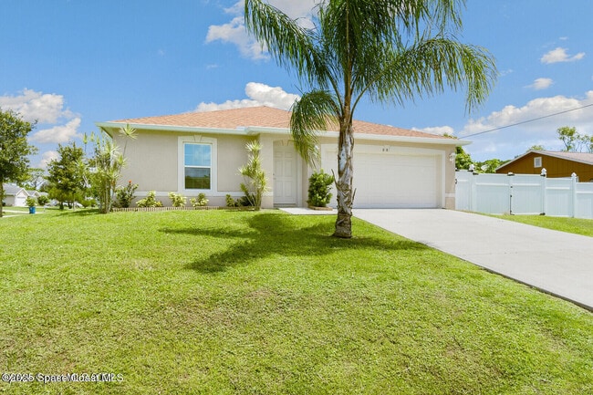 Building Photo - 883 Fairhaven St NE