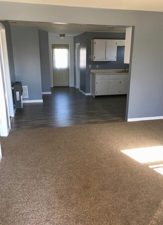 Foto del edificio - 114 Maplelawn St