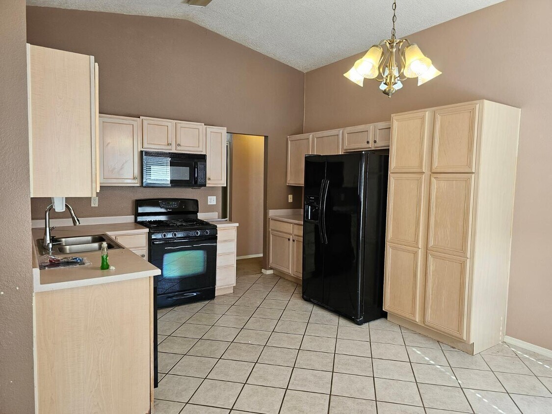 Foto principal - 408 Leeward Dr NW