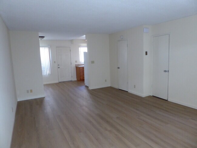 Foto del edificio - 240 Ellwood Beach Dr