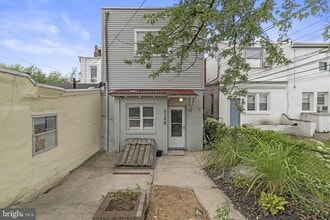 Building Photo - 614 Station Ave