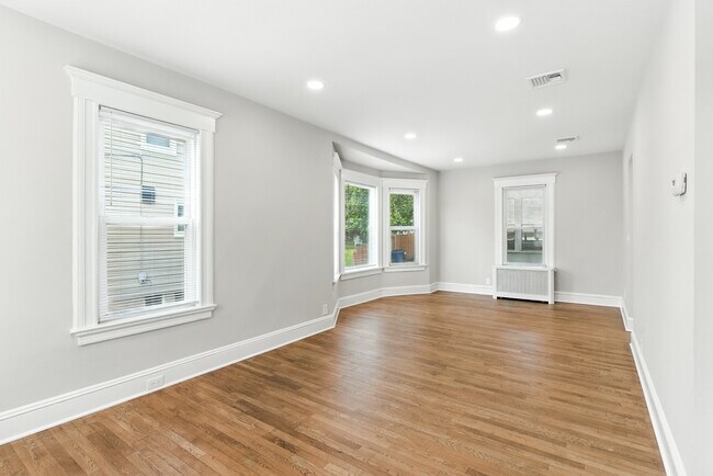 Building Photo - 45 Oakridge Rd