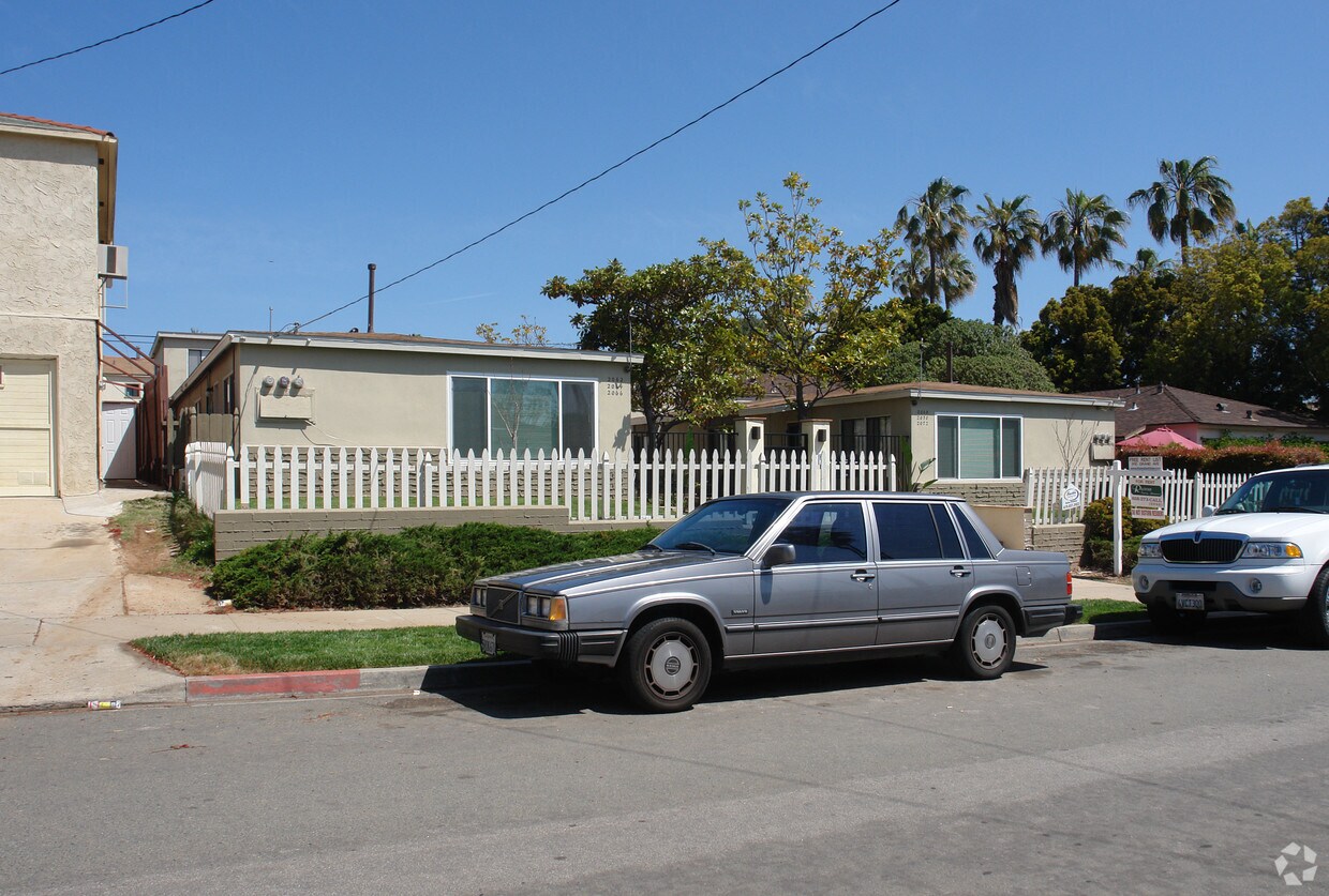 Building Photo - 2062-2072 Oliver Ave