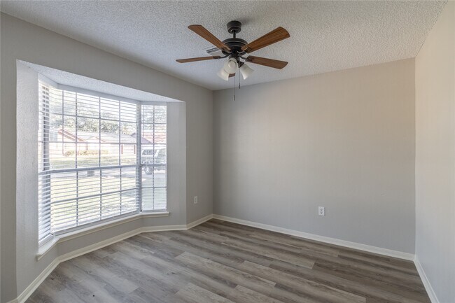 Foto del edificio - 19431 Wood Village Ln