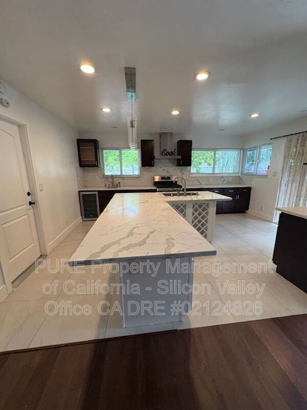 Building Photo - 1385 Dentwood Dr