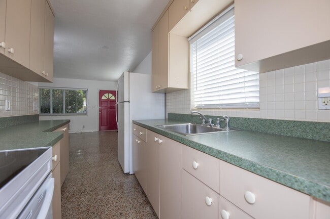 Building Photo - 101 S Palmway