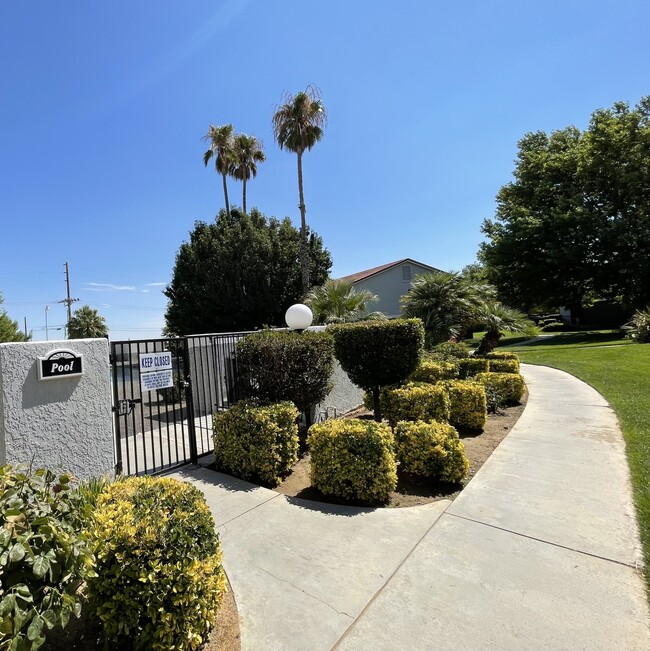 Building Photo - Ridgeview Village Apartments