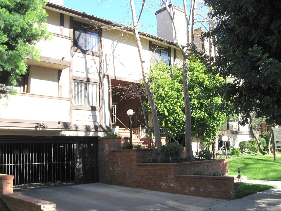 Toluca Lake 2+2 Fully renovated - 10745 Kling St