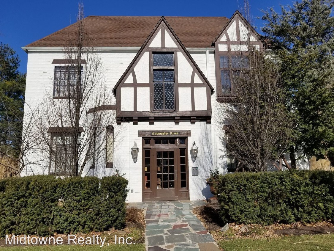 Foto principal - 825 Edgewater Ave