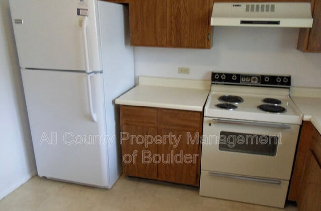 Building Photo - 2431 Tulip St