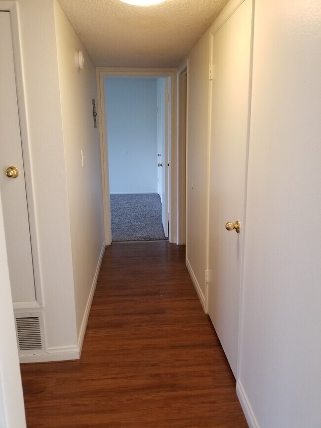 Building Photo - 550 Fano St