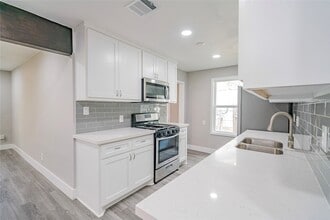 Building Photo - 5718 Cherry St