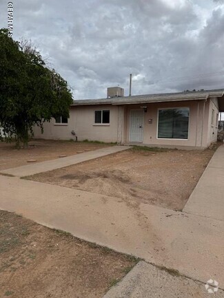 Building Photo - 4935 Guadalupe Dr