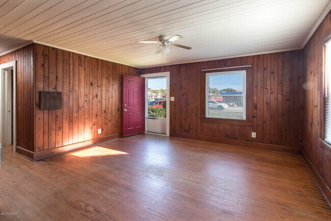 Foto del edificio - 1639 Live Oak St