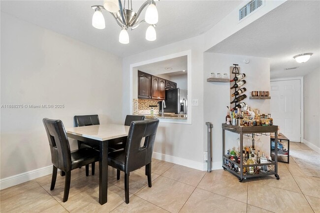 Building Photo - 116 Lake Emerald Dr