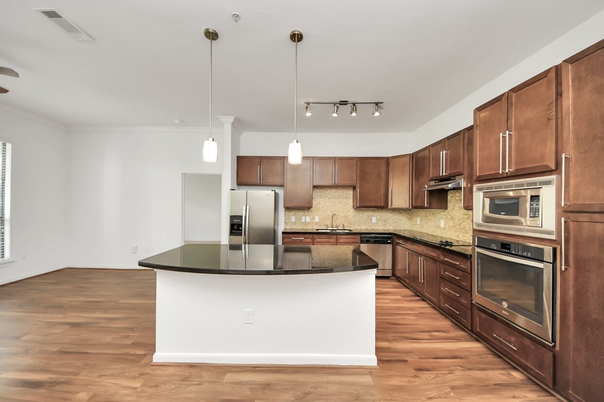 Foto principal - 6363 San Felipe St