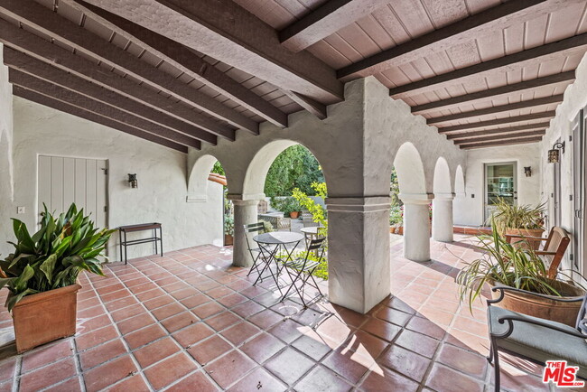 Building Photo - 10514 Wyton Dr