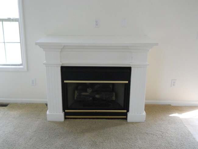 Building Photo - 931 Jasmine Dr