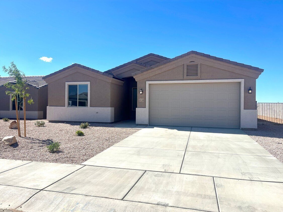 Foto principal - 2024 New Construction 3 Bedroom Home in Ne...