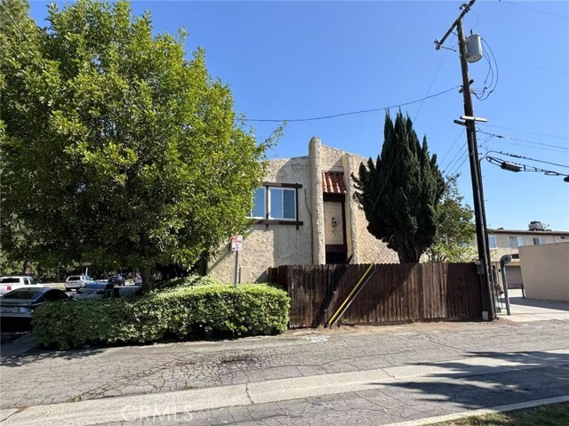Primary Photo - 14 El Dorado St