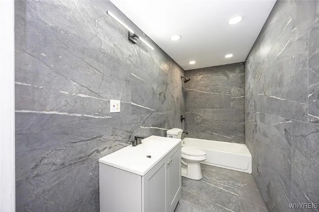 Foto del edificio - 175 Garner Ave