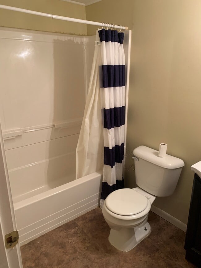 Building Photo - 103 Eads St