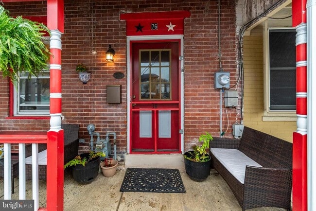 Building Photo - 76 Coryell St