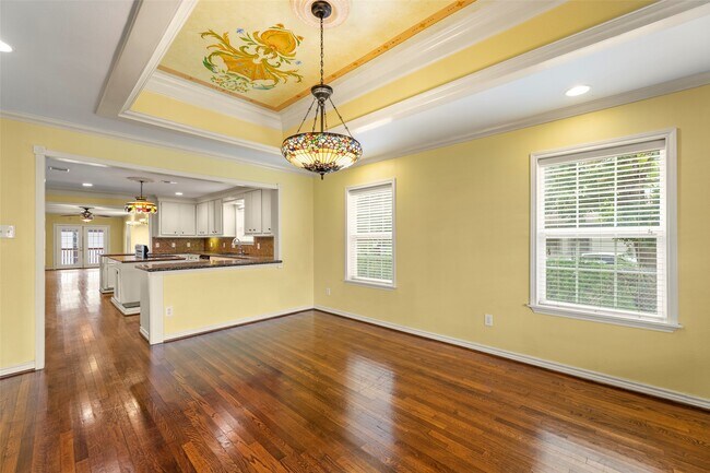 Foto del edificio - 1535 W 25th St