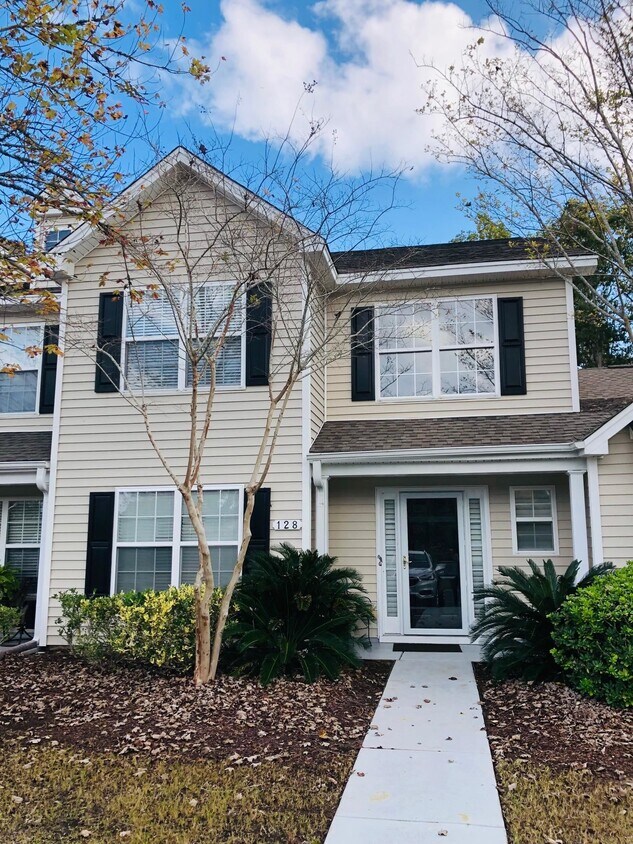 128 Madrid Dr, Murrells Inlet, SC 29576 Townhome Rentals in Murrells