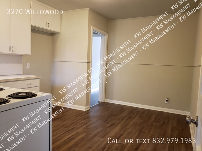Building Photo - 3270 Willowood-