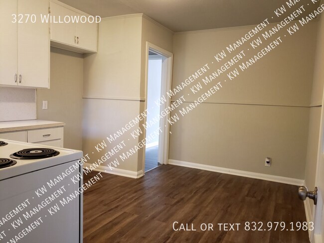 Foto del edificio - 3270 Willowood-