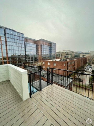 Building Photo - 1110 6th St NW