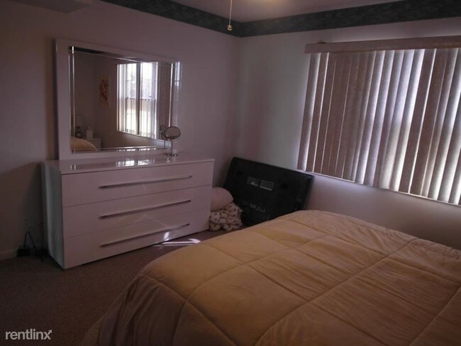 Building Photo - 2 br, 2 bath  - 2801 Victoria Way