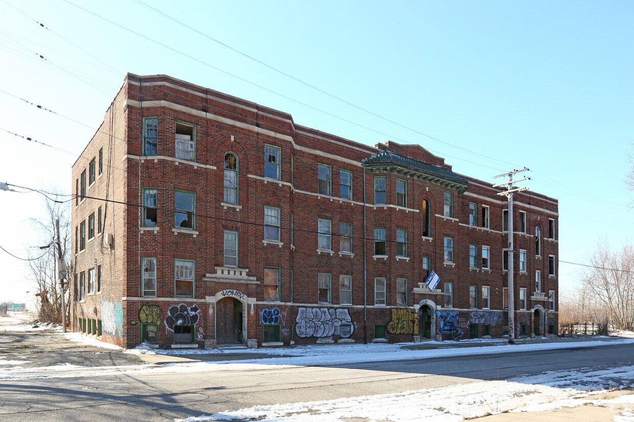 Primary Photo - 1633 Marquette St