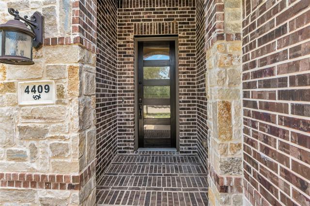 Foto del edificio - 4409 Vineyard Creek Dr