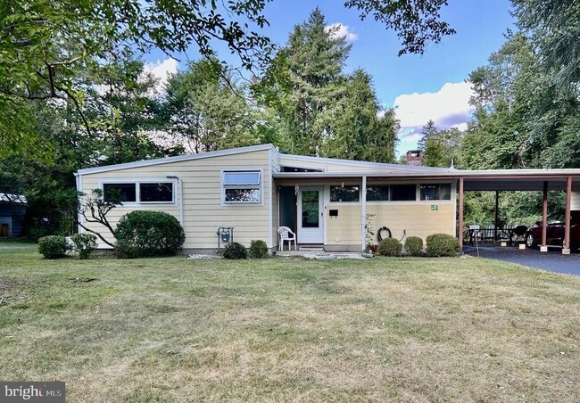Foto del edificio - 51 Clover Ln