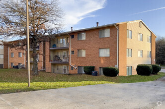 Building Photo - Countryside Estates