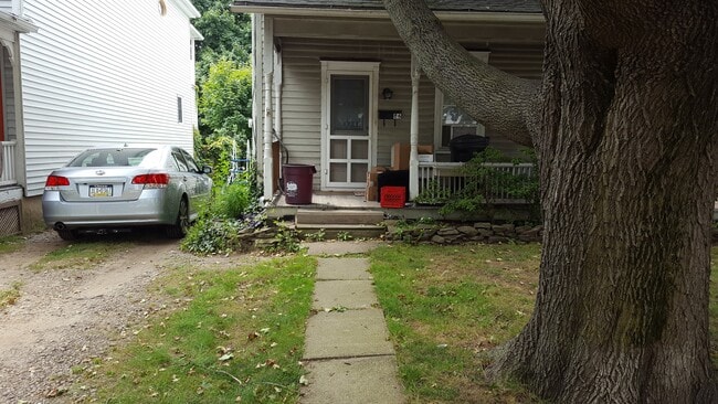 Front Unit - 86 W Union St
