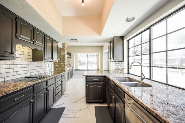 Building Photo - Charming Single-Story Home for Rent in San Antonio – Gated Community Living