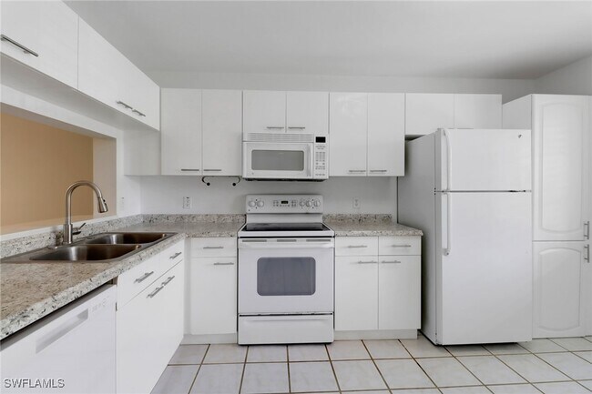 Foto del edificio - 7779 Jewel Ln