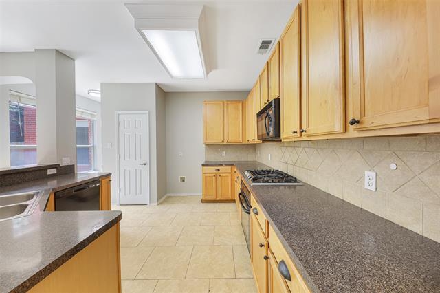 Foto del edificio - 5420 Waterwood Ct